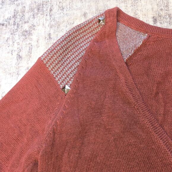 Shae Sweater Womens Medium Brick Red V Neck Stud Detail Pullover Top Everyday - Picture 7 of 9